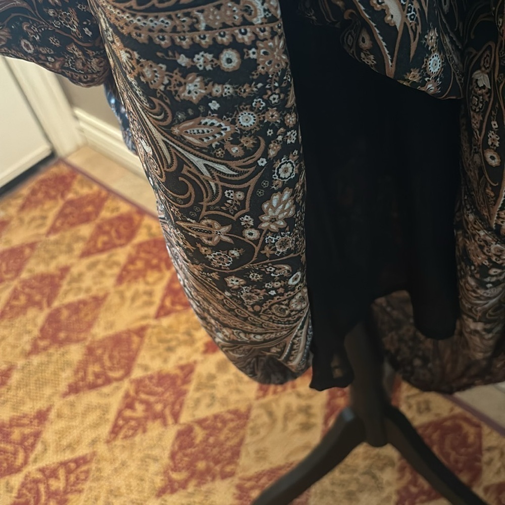 Black Tape Floral Faux Wrap Long Sleeve Midi Dress - Picture 4 of 9